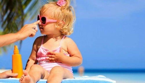9 نکته مهم برای محافظت از کودکان در برابر آفتاب